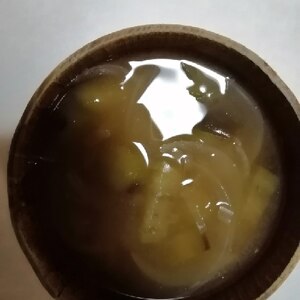 なすと玉ねぎの味噌汁☆